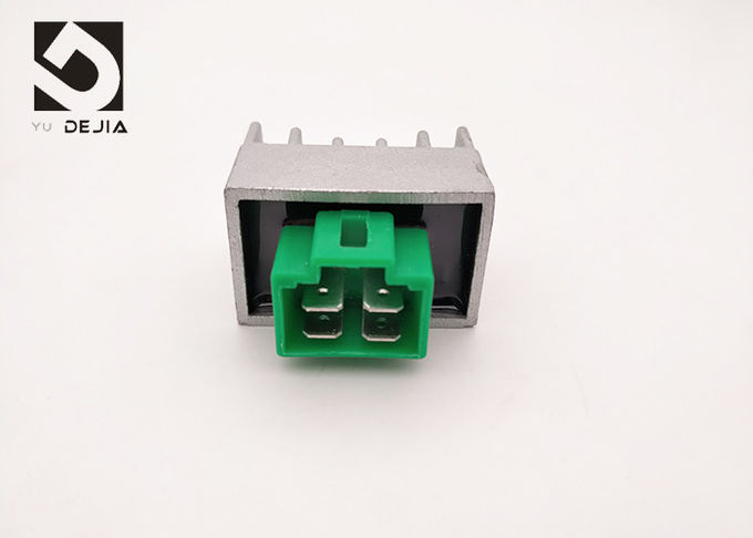Τάση 4 διορθωτών 12V ρυθμιστών μοτοσικλετών Yamaha LC135 εξαρτήματα μοτοσικλετών καρφιτσών